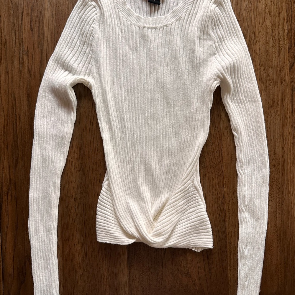 Elegant White Ribbed Knit Top